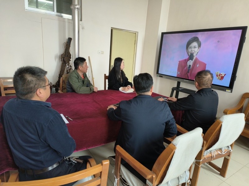 基建处党支部组织学习《榜样7》